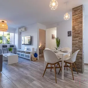 Apartamento Apartamento 1 en Estadio del Sevilla, 3 habitaciones y metro, Sevilla